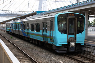 IRいしかわ鉄道カラー(草色帯)